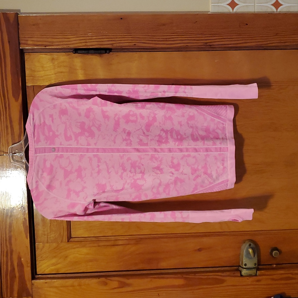 Lululemon Swiftly Tech Pink Camo Long Sleeve Top Size 8